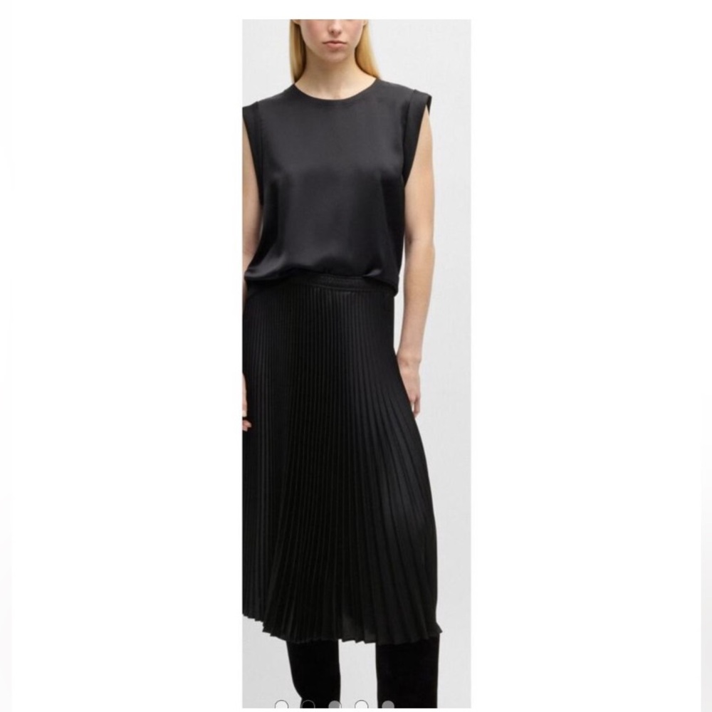 NEW Boss by Hugo Boss Plisse Skirt SZ small  - Black Retail $168